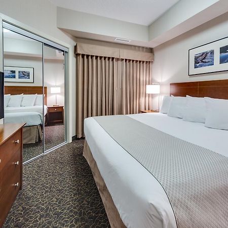 Heritage Inn & Suites - Brooks Buitenkant foto