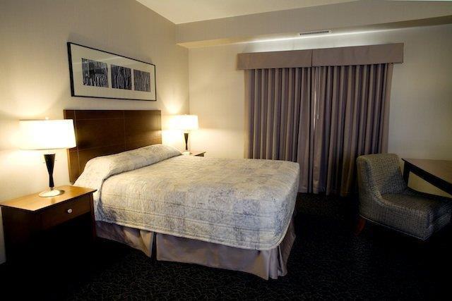 Heritage Inn & Suites - Brooks Kamer foto