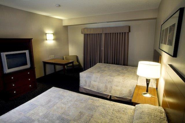 Heritage Inn & Suites - Brooks Kamer foto