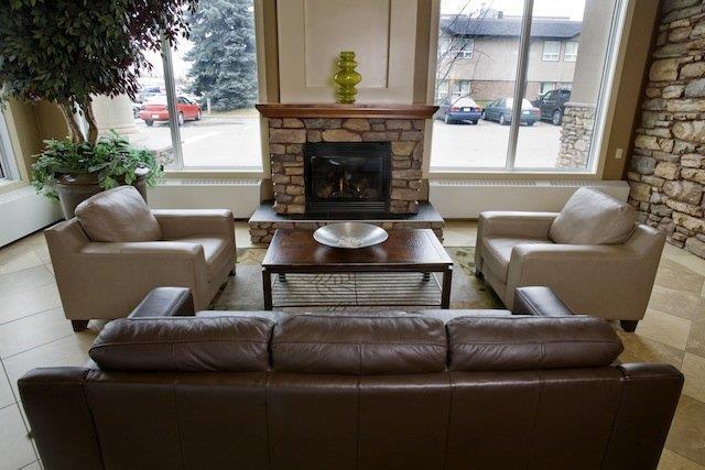 Heritage Inn & Suites - Brooks Interieur foto