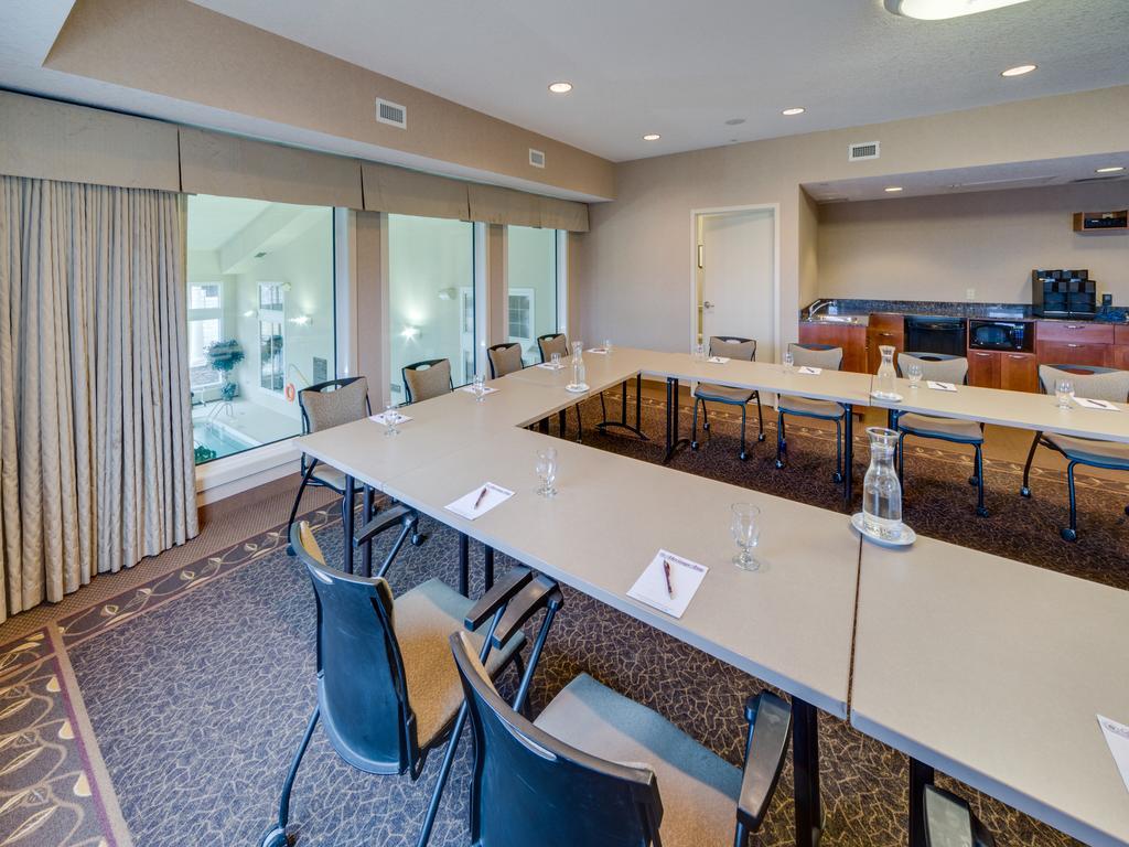 Heritage Inn & Suites - Brooks Buitenkant foto
