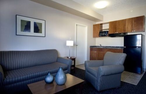 Heritage Inn & Suites - Brooks Buitenkant foto